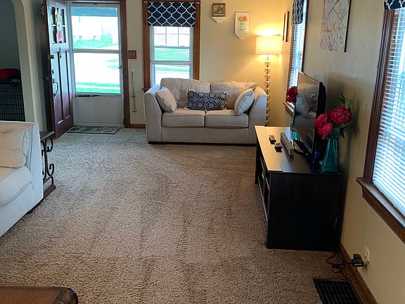 4th image of 124 Baird Ave