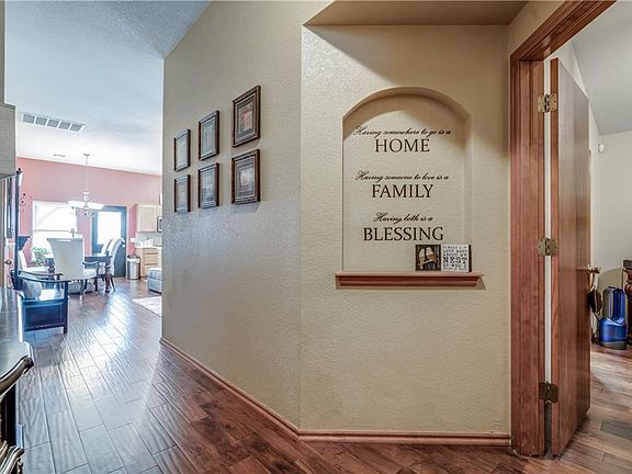 4th image of 10304 Plymouth Ct