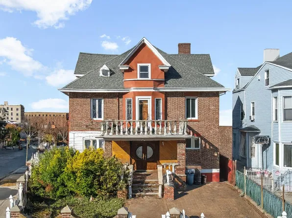 6660 Ridge Boulevard image 1 of 21