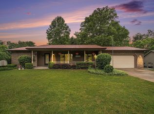 51301 Green Hill Dr, South Bend, IN