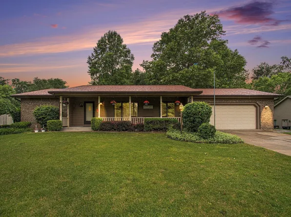 51301 Green Hill Dr, South Bend, IN 46628