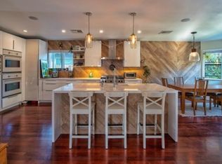 819 Angelus Pl, Venice, CA 90291