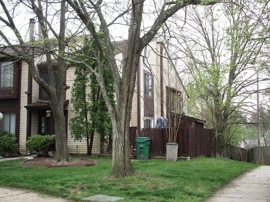 2nd image of 15821 Deer Creek Ct