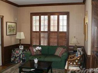 527 Middleton Ct, Saint Louis, MO 63122