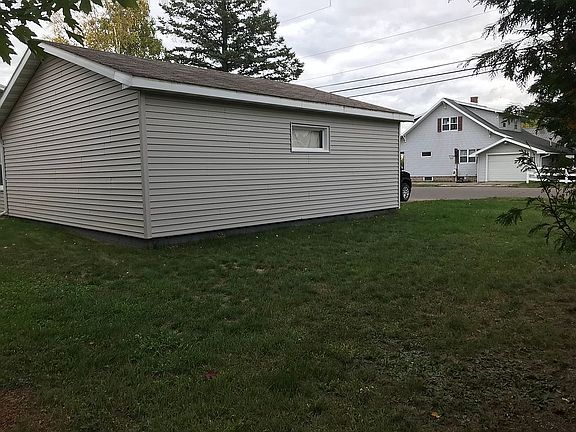 2nd image of 1600 W Breen Ave