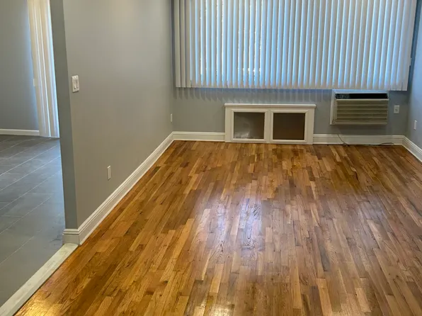 942 East 85th Street image 1 of 12