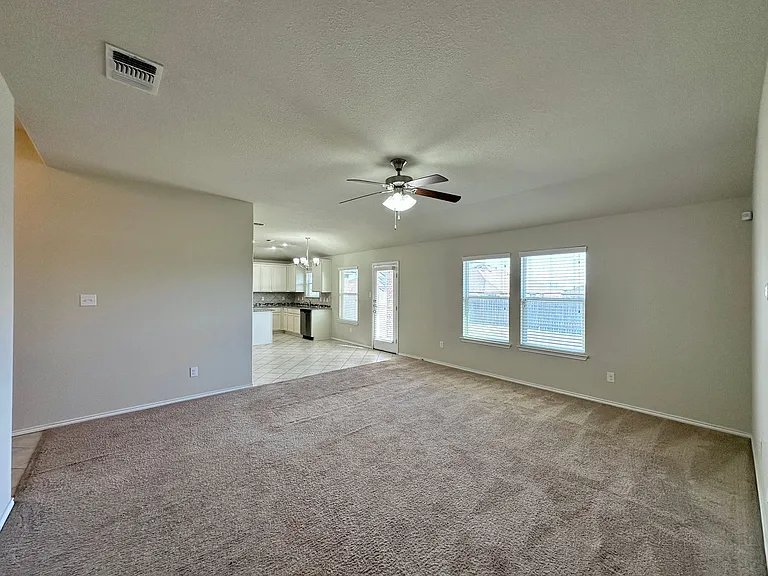 702 Deborah Kay Dr — Photo 4
