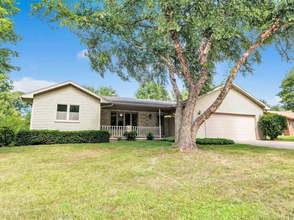 2737 Brookhaven Ct, Green Bay, WI 54311