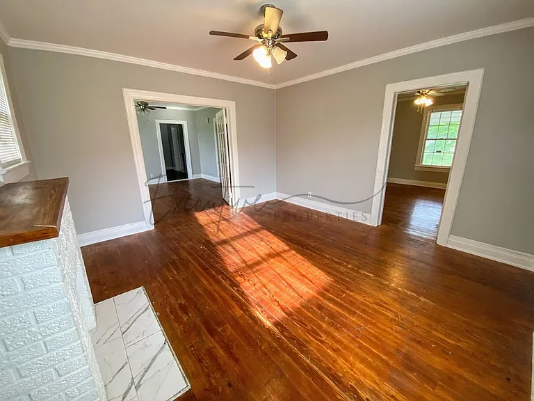 633 Enterprise Blvd — Photo 4