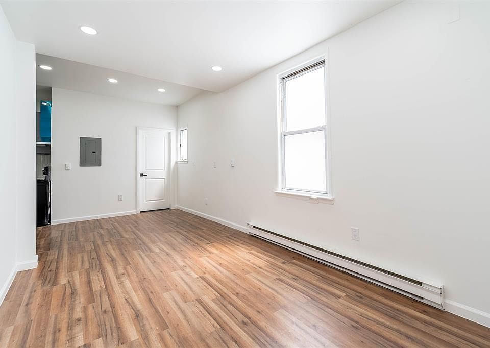 33 Ridge Rd North Arlington NJ Zillow