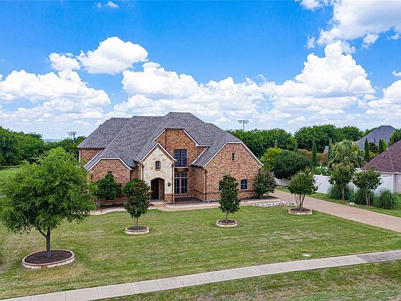 2nd image of 1605 High Valley Ln