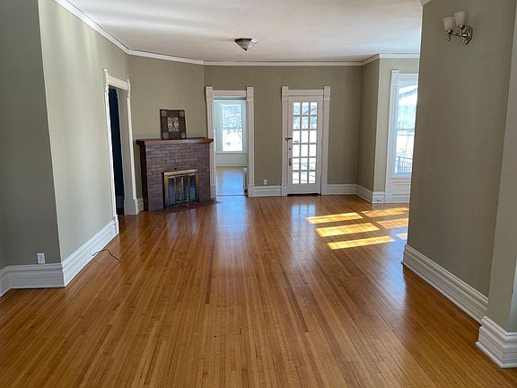 2nd image of 1045 Franklin Pl