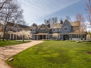 290 Shadowood Ln, Northfield, IL