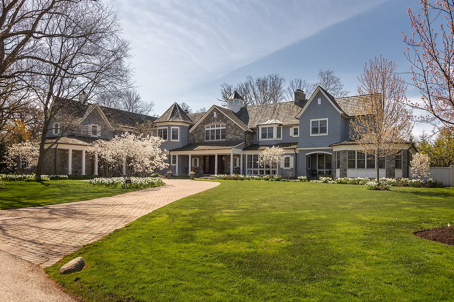 290 Shadowood Ln photo 1