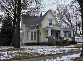 508 3rd St NE, Independence, IA 50644