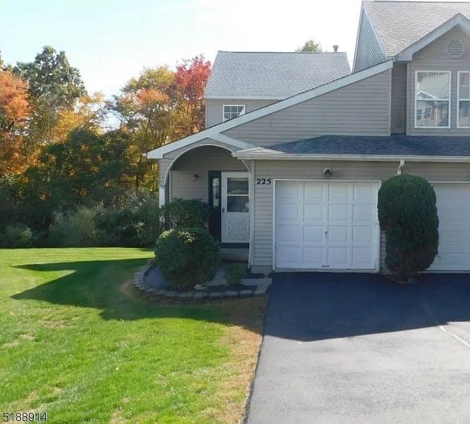 225 Canal Way photo 1