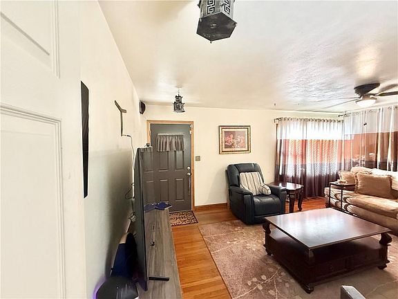 2nd image of 1010 Barbara Dr