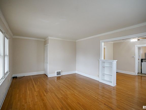 4th image of 511 W Loucks Ave