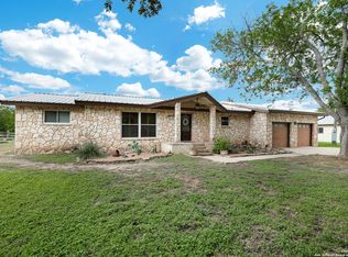 9950 Fm 471, LaCoste, TX 78039