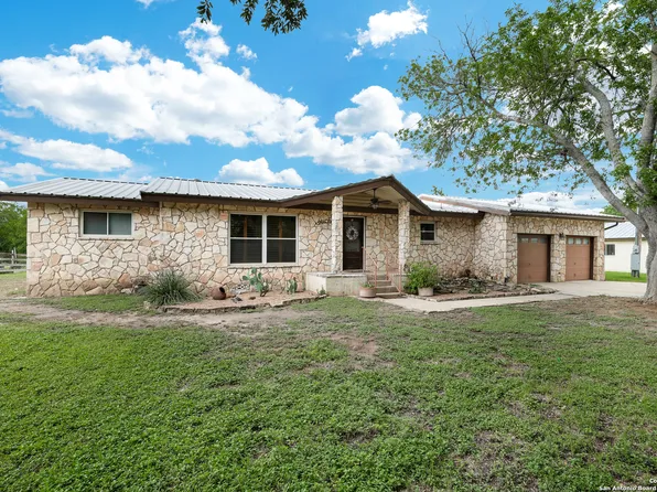 9950 Fm 471, LaCoste, TX 78039