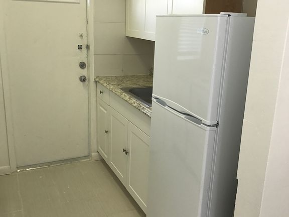 5th image of 1135 Euclid Ave APT 15