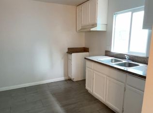 889 E 42nd St, Los Angeles, CA 90011