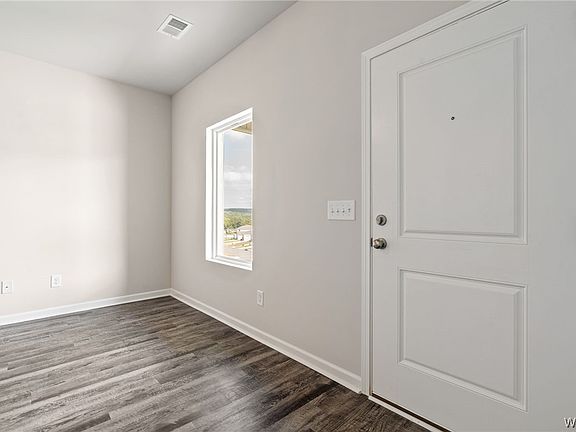 3rd image of 14410 Bellflower Ln