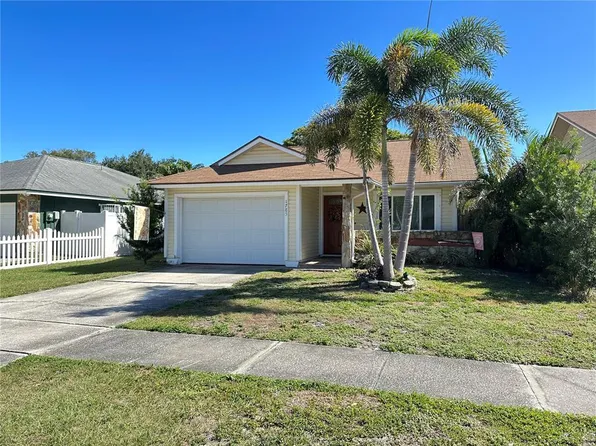 1785 Whispering Dr W, Largo, FL 33771