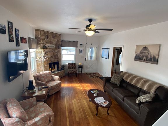 2nd image of 285 1st Ave