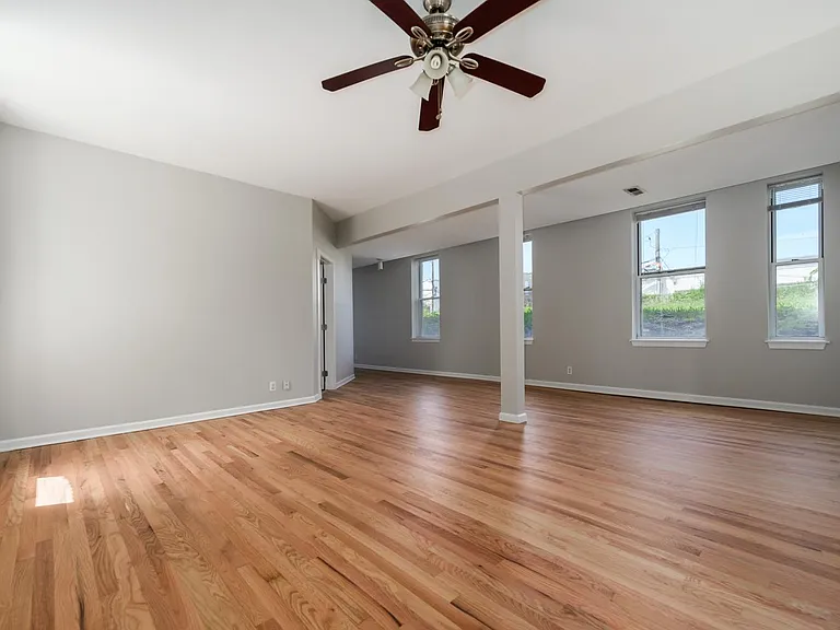 1530 N Throop St #1 — Photo 3