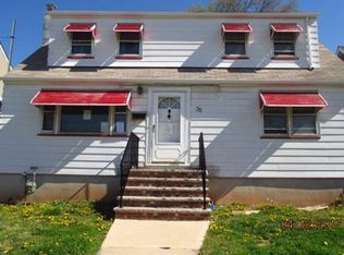 35 Harris St, Carteret, NJ 07008