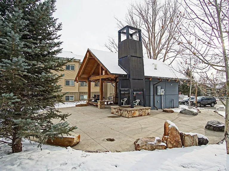 2875 Village Dr #ID1564271P — Photo 41