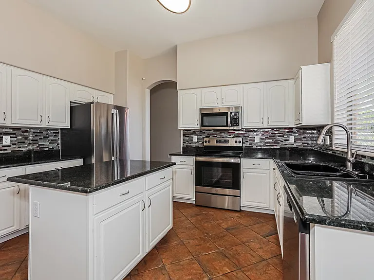 4091 E Carriage Way — Photo 8