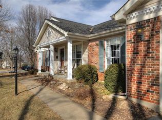 384 Mason Ridge Dr, Saint Charles, MO 63304