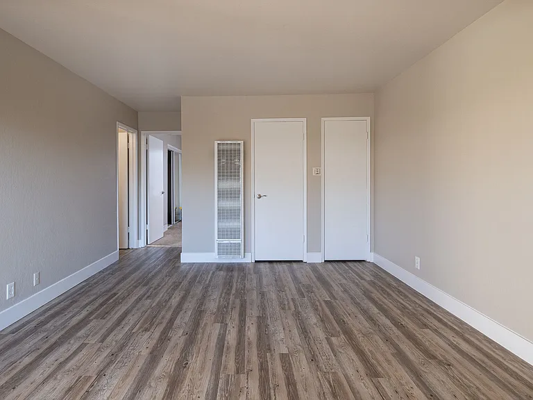 Jackson Flats — Photo 6