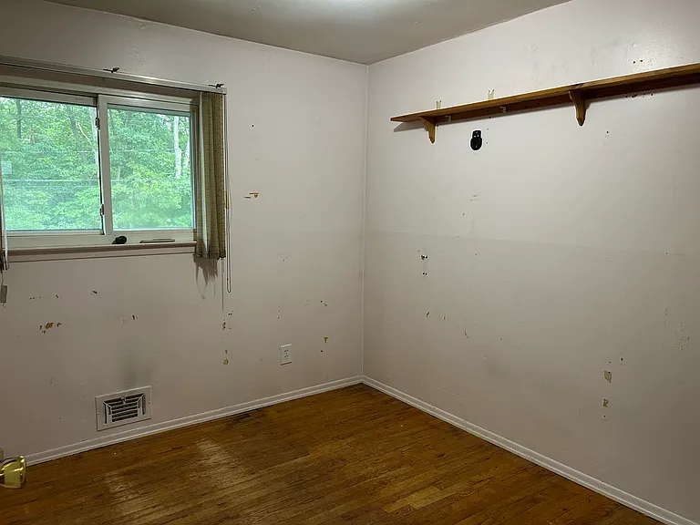 51 Babylon Ave — Photo 8
