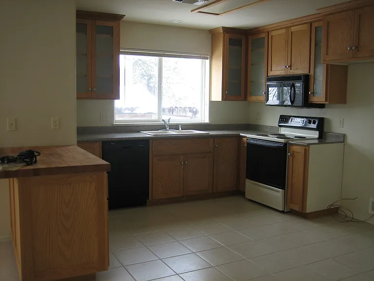 1719 Grant Rd — Photo 6