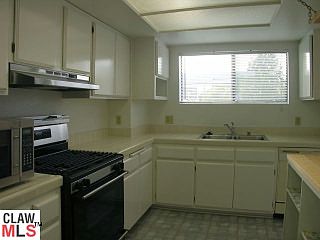 4th image of 1850 N Alvarado St