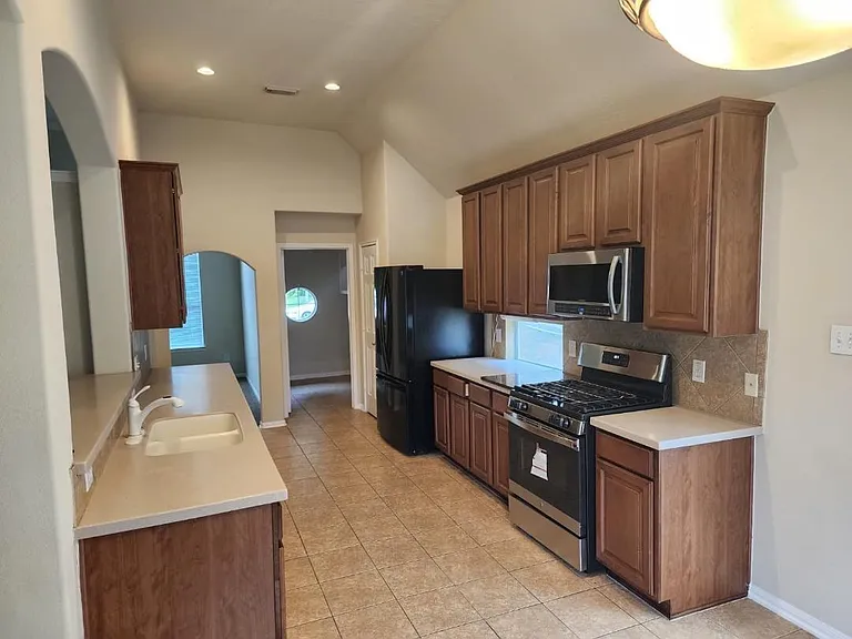 6411 Briar Moss Ln — Photo 16