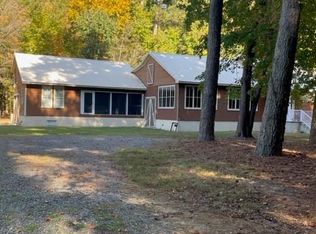173 Lillys Neck Rd, Moon, VA 23119
