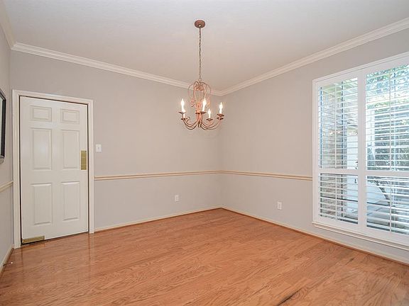 3rd image of 1402 Kyle Hill Ln