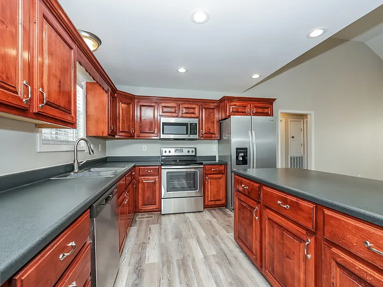 2920 Bragg Ct — Photo 8