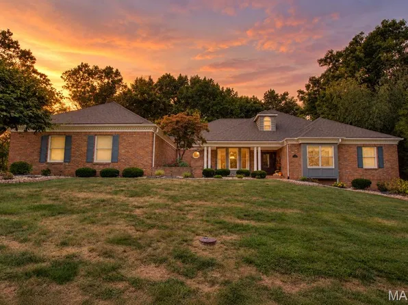 5212 Richland Woods Dr, Alton, IL 62002