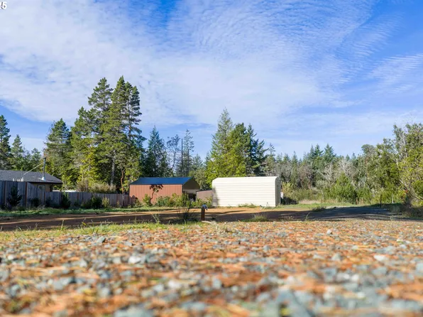 88761 Highway 42 S, Bandon, OR 97411