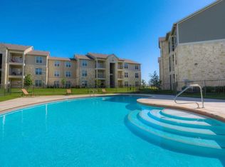 386 Paloma Dr #1B-1BA-768SQFT, Floresville, TX 78114