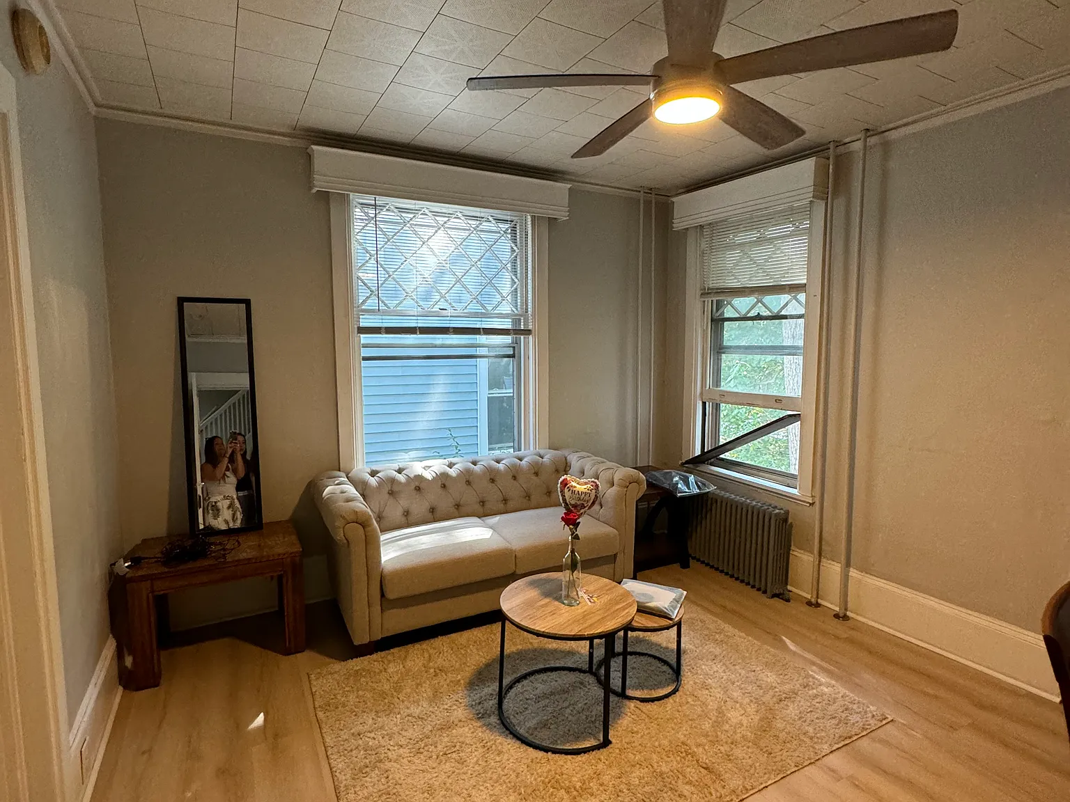 3 bed, $950 — Photo 1