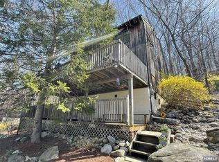 374 Skyline Lakes Dr, Ringwood, NJ 07456