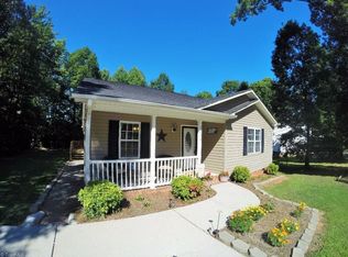 3633 Applewood Rd, Randleman, NC 27317