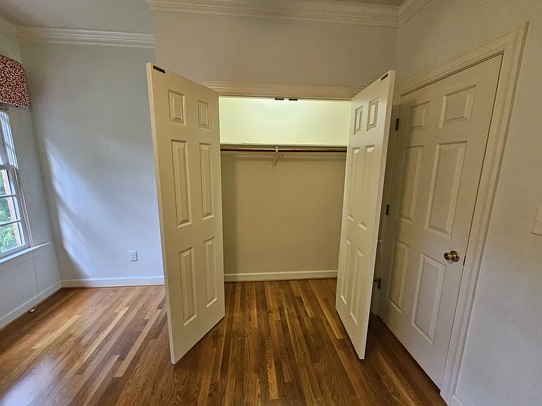 125 Woodmere Ct — Photo 32