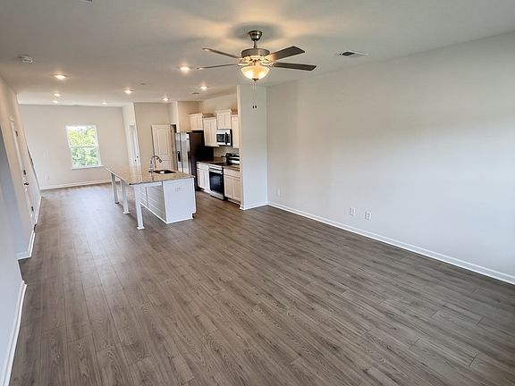 3rd image of 1227 Amber Hills Dr